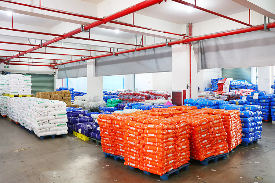 Почему брезенты травяно-зеленого/оранжевого цвета и серебристо-серые/армейско-зеленые брезенты являются идеальным решением для ваших потребностей в защите